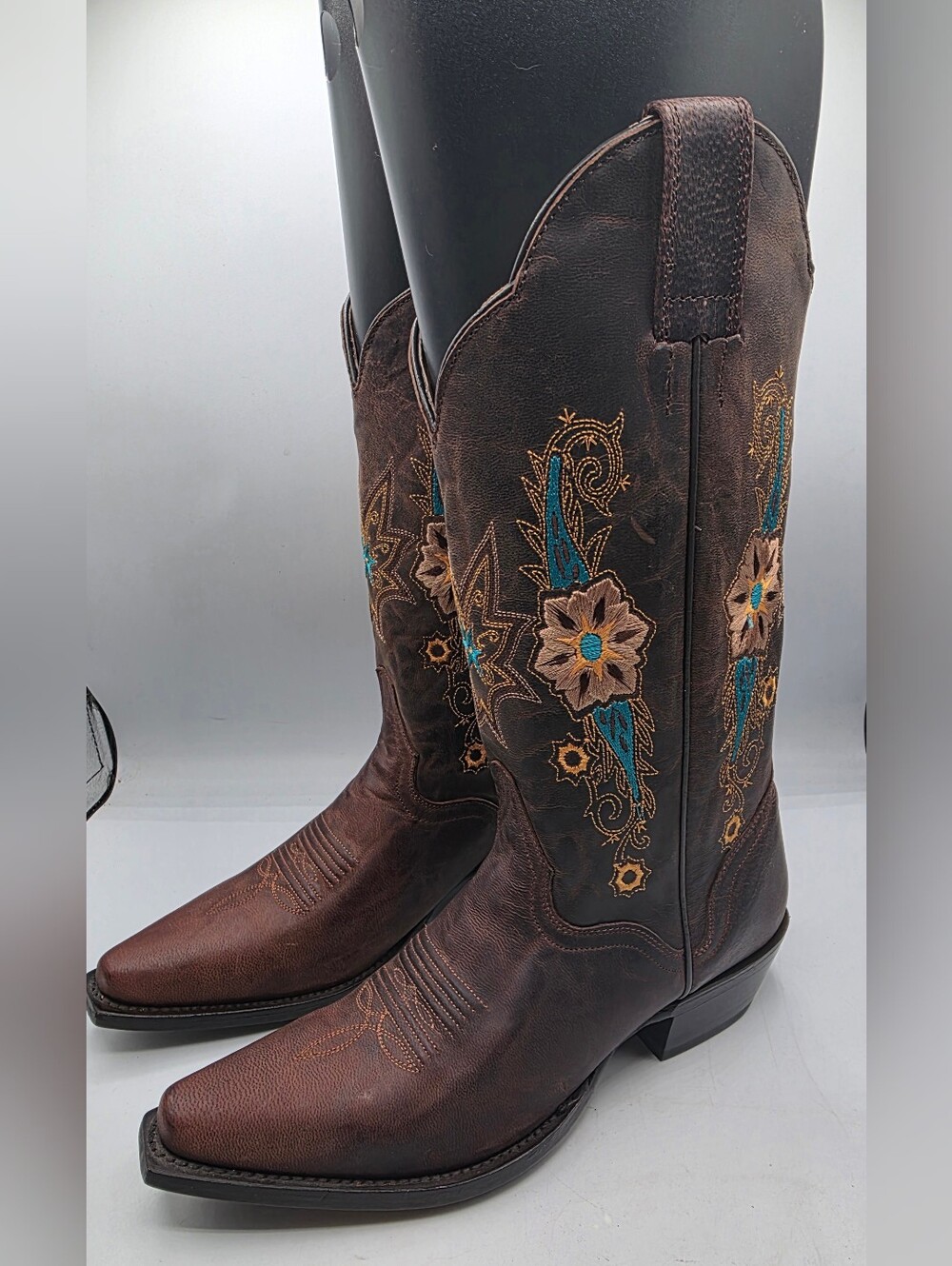 JB Dillon Embroidered Square Toe Boots Women's Size 6.